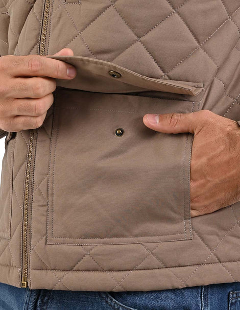 Chamarra WRANGLER para caballero en color cafè claro.